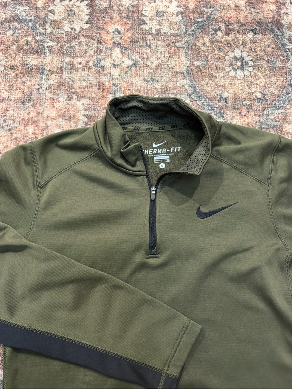 Nike Men’s Therma-FIT Olive Half-Zip Pullover size small
